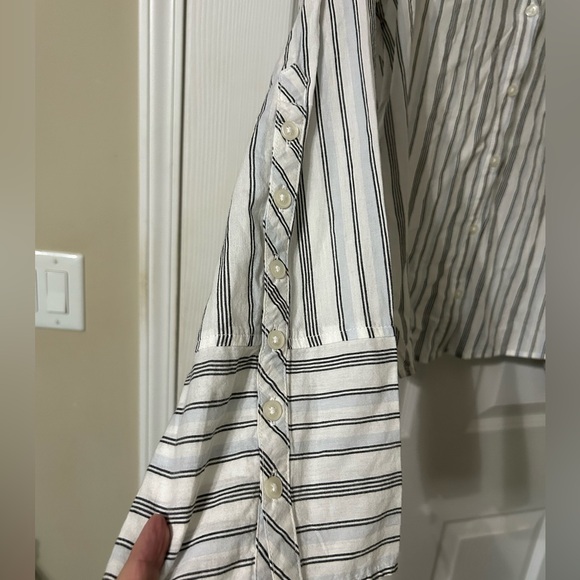 Elizabeth & James Wide Cuff Striped Button Down White Gray Striped Shirt Large - Picture 4 of 15
